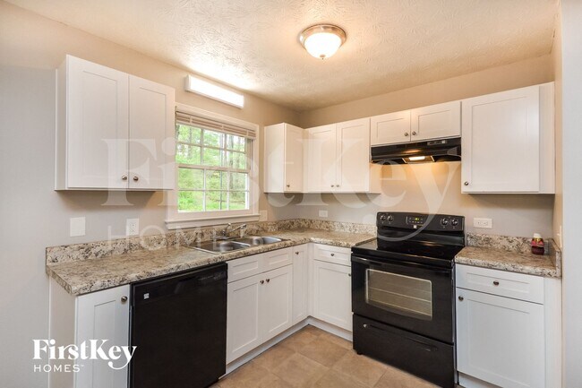 Photo - 2826 Bay Leaf Dr SE
