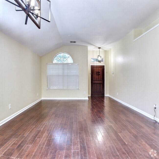 Building Photo - 4211 Briarbend Rd Rental