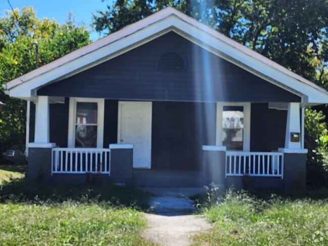 Building Photo - Knoxville 37914 - 3 bedroom 2 bath home - ...