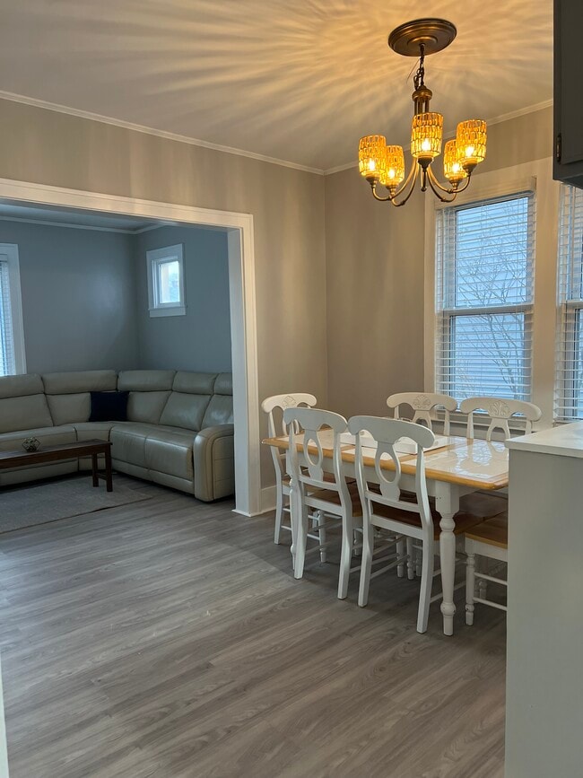 Photo - 2824 Parker St