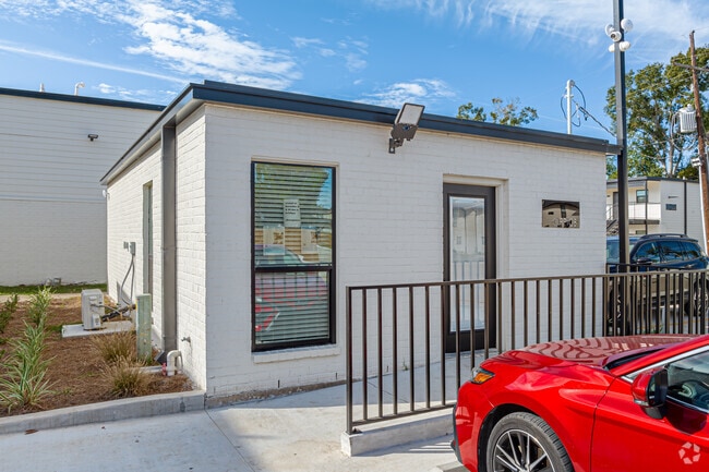 Leasing Office