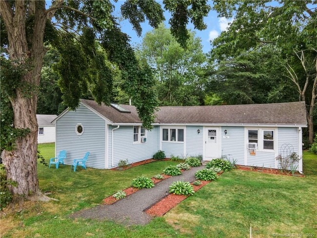 Building Photo - 74 Grove Beach Rd N