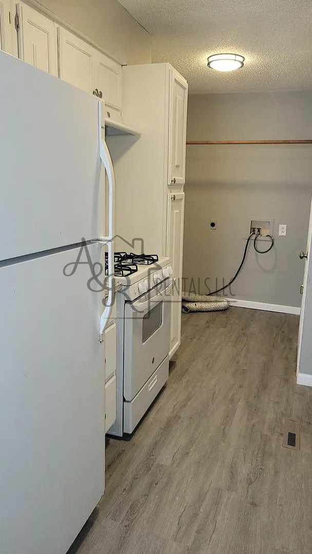 Photo - 523 E 22nd St