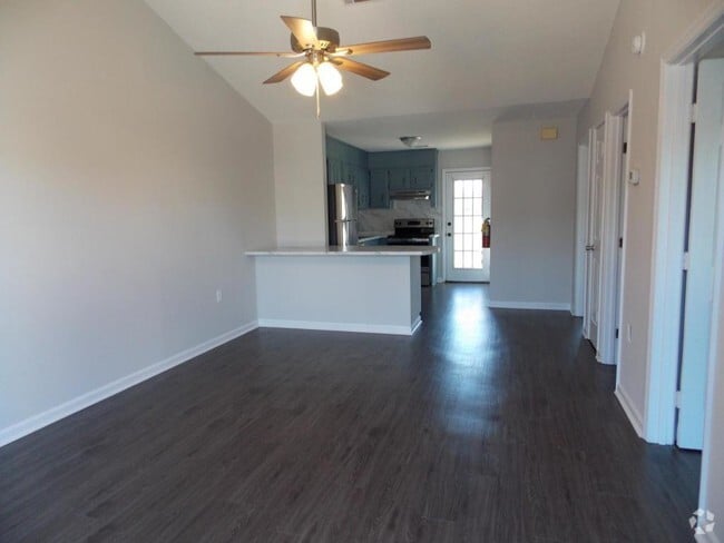 Building Photo - 140 Lanier Dr Unit 11 Rental