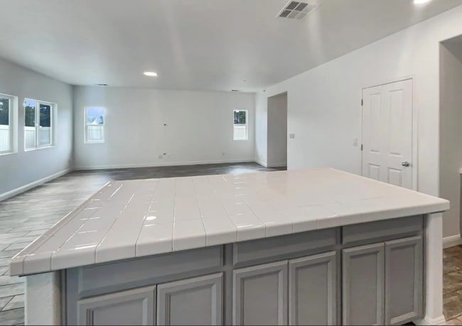 Photo - 3710 Roseparke Way