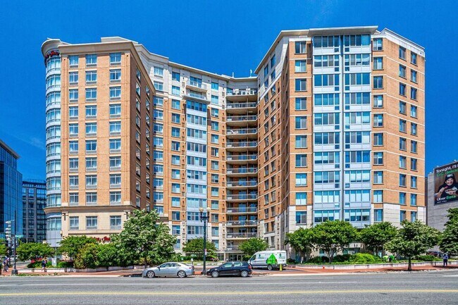 Photo - 555 Massachusetts Ave NW