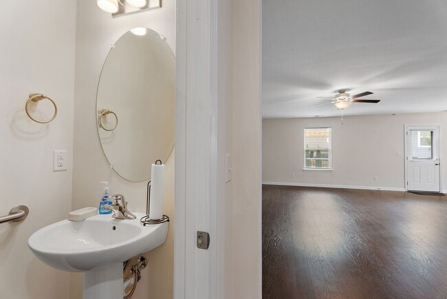 Photo - 317 Sportsman Dr