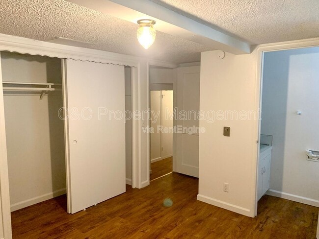 Photo - 489 Laurel Ave Unit B