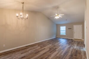 Photo - 669 Brook Trail