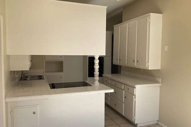 Photo - 1136 Erica St