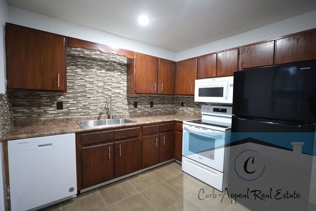 Photo - Beautiful 2 bed 1 bath house - Bono!