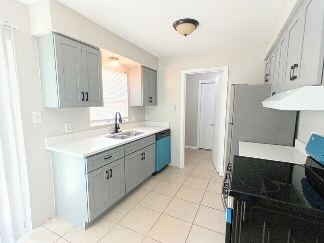 Photo - Chase Ave #B Unit 2427 Chase Ave #B