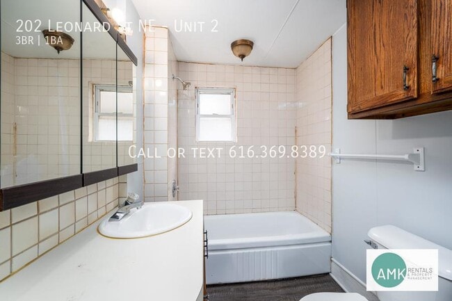 Photo - 202 Leonard St NE Unit 2