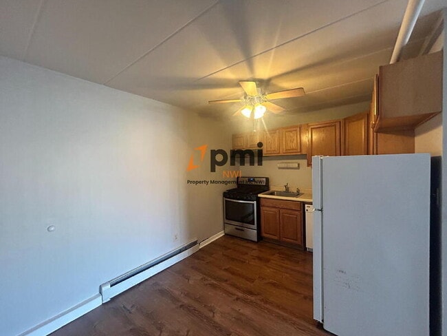 Photo - 111 Harrington Ave Unit Apt 3