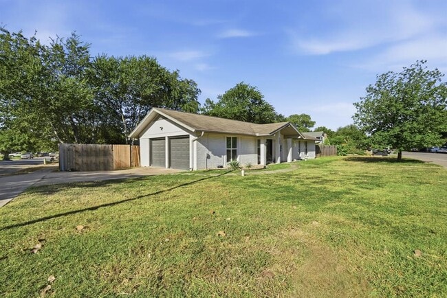 Photo - 2307 Deadwood Dr