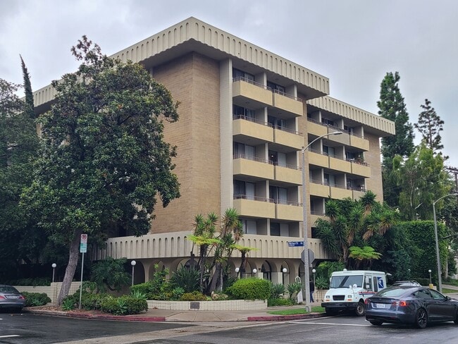 Building Photo - 1300 Midvale Ave Unit Midvale Condominium