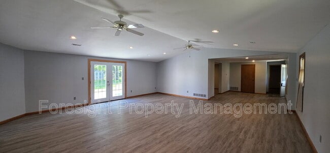 Photo - 6470 Sherman Rd