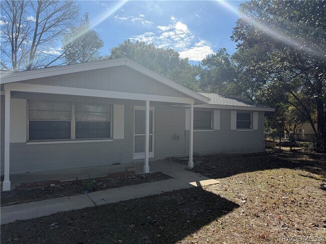 Photo - 2713 Adams St W