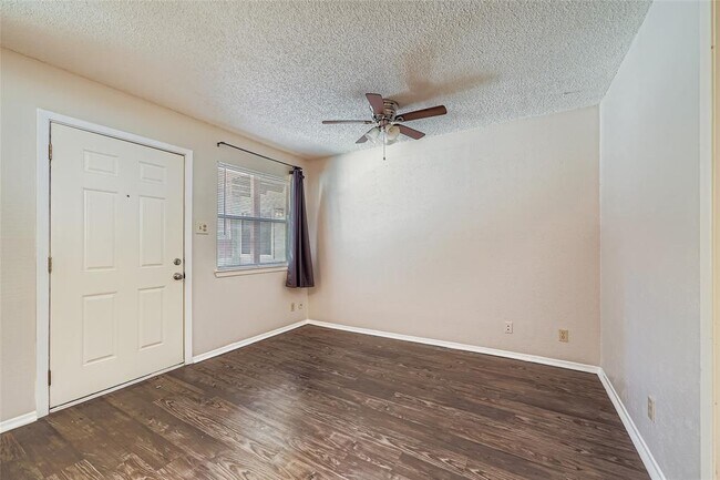 Photo - 4405 Avenue A Unit 8