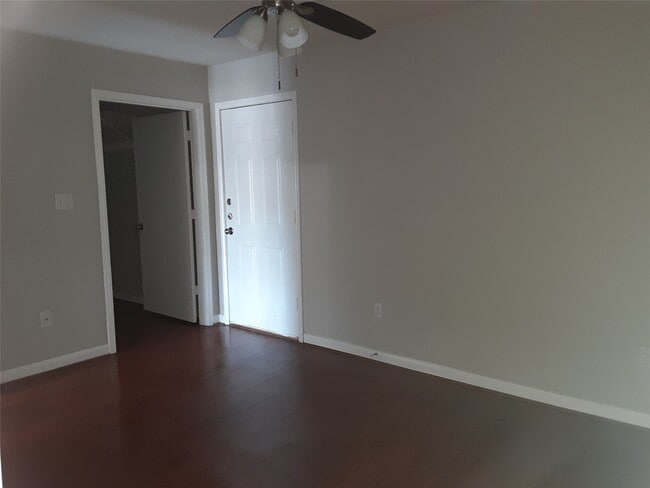 Photo - 146 S Bend Ct