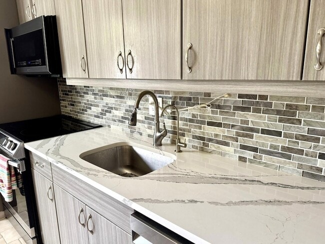 Photo - 1629 Riverview Rd Unit 221