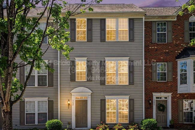 Photo - 15658 King Louis Ct