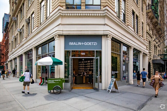 100 W 72nd St New York, NY 10023-3302 - The Park & Tilford Building