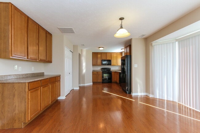 Photo - 2294 McGregor Dr