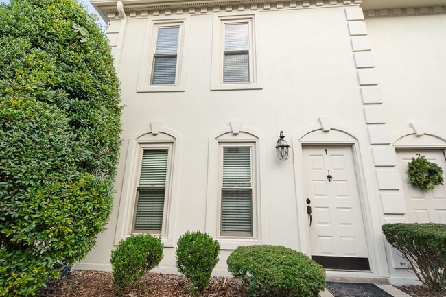 End Unit 2 Bedroom 2 1/2 Bath Townhome-Hil... - End Unit 2 Bedroom 2 1/2 Bath Townhome-Hil...