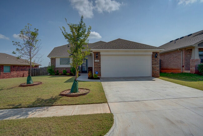 Building Photo - 3145 Midland Valley St