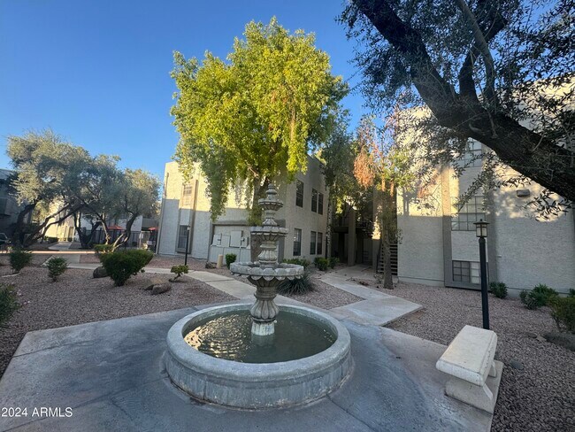 8020 E Thomas Rd Unit 226