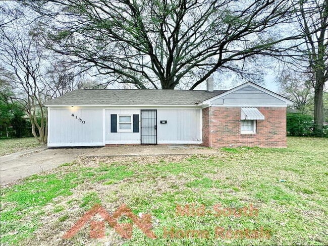 Building Photo - 4130 Pikes Peak Ave