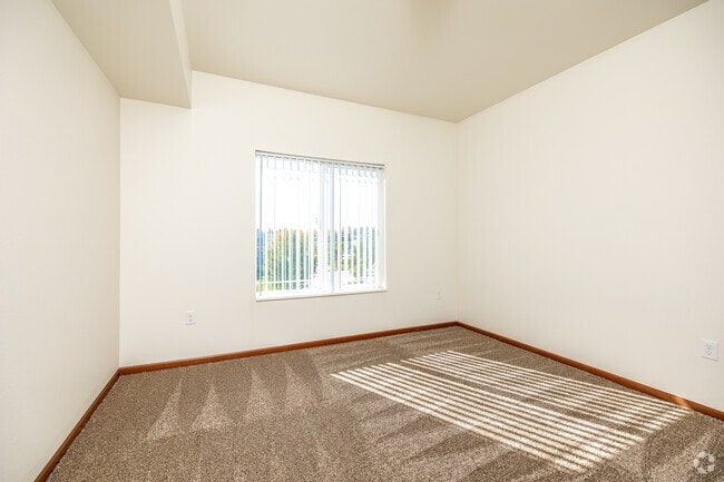 2BR, 1BA - 949 SF