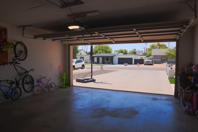 Photo - 2526 E Mercer Ln