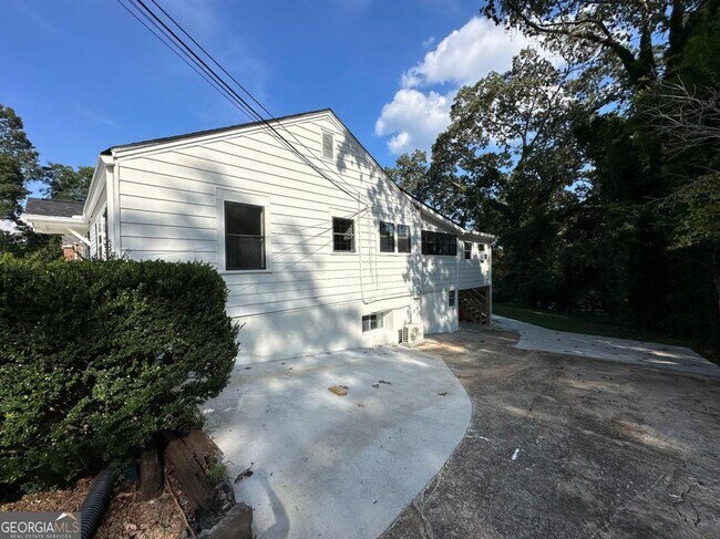 Photo - 635 Blue Ridge Ave