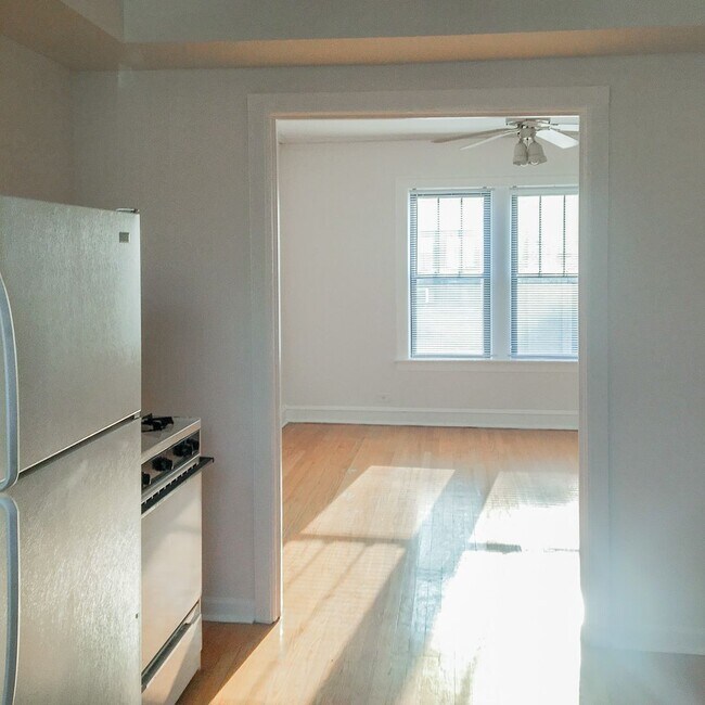 Photo - 1940 W Wilson Ave Unit 3