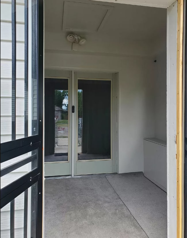 Photo - 2 Bedroom, Bonus Room, 1 Bathroom, Home For Rent in St. Anthony!  Fenced Yard, Covered Parking, W...