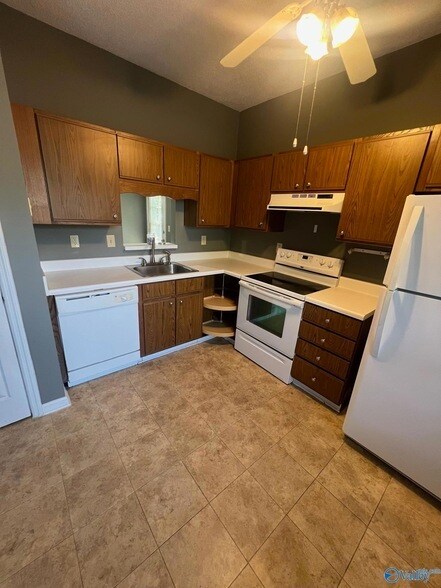 Photo - 111 Bentworth Ln