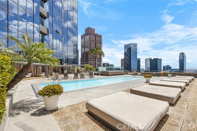 Building Photo - 1100 Wilshire Blvd Unit 3005 Rental
