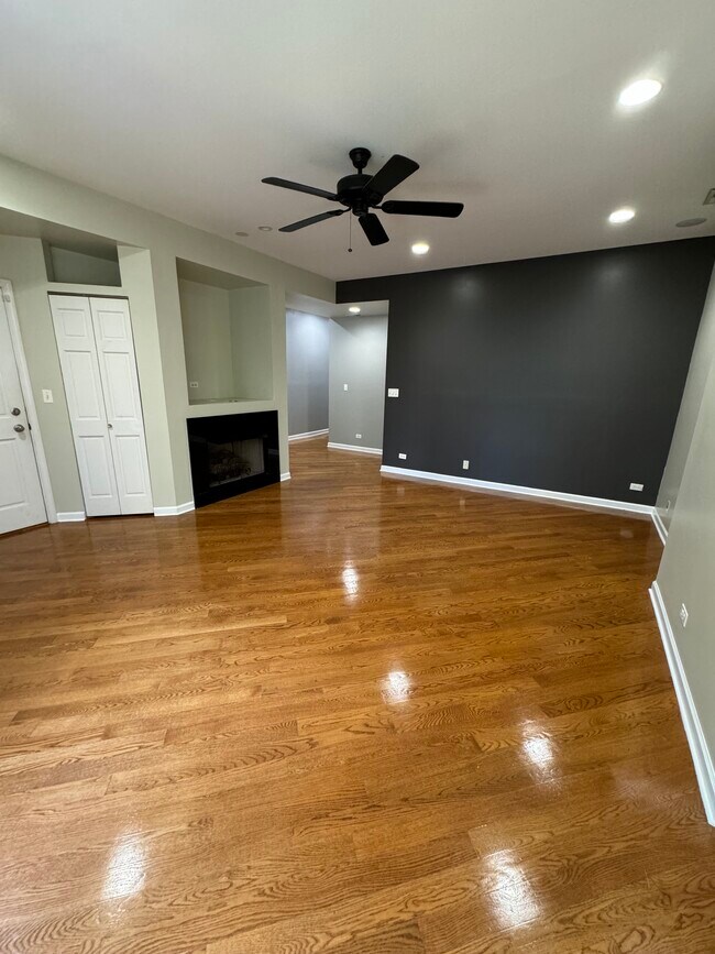 Sala de estar - 1906 W Estes Ave Unidad 2