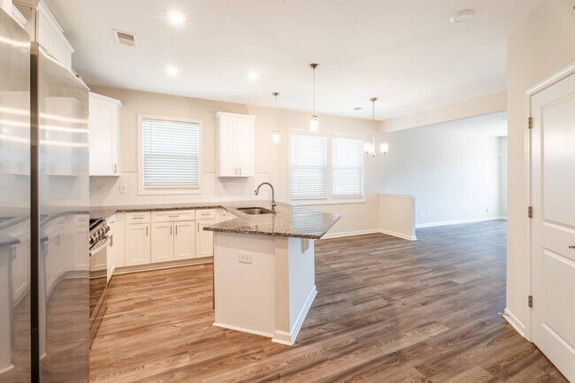 Photo - 812 Justify Lp