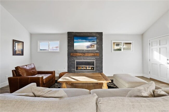 Photo - 630 Indianapolis Ave