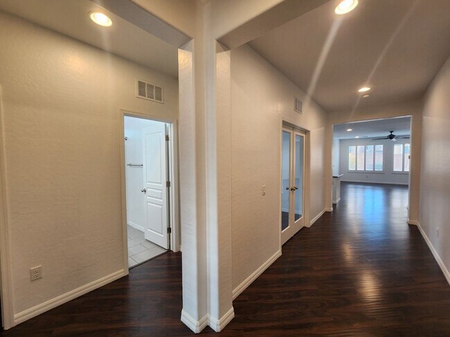 Photo - Lovely Single Story Home in Mountains Edge