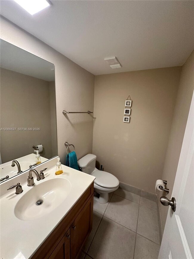 Photo - 1830 Embassy Dr Unit 118