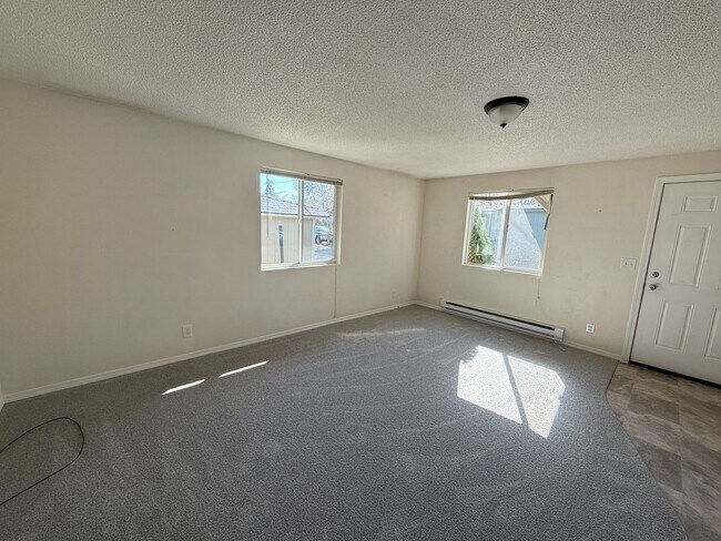 Photo - COZY 2 BEDROOM & 1 BATHROOM HOME Unidad #8