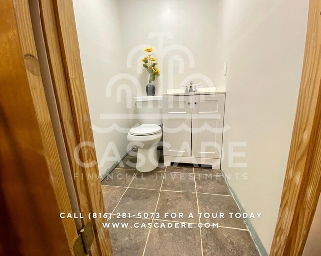 1925 SE Flagstone Ct