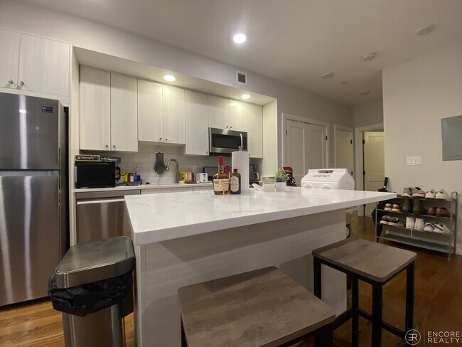 Photo - 1 Everett St Unit 305