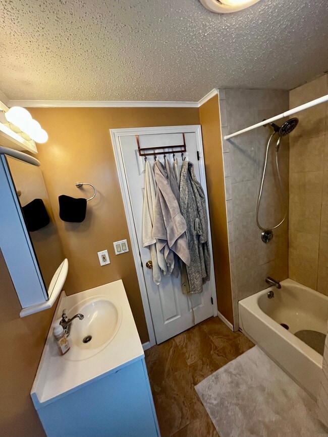 Photo - 250 Congress Ave