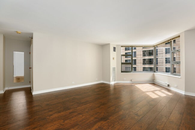 Photo - 401 E Ontario St Unidad 2811