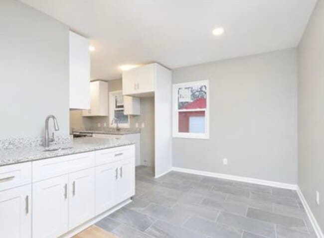Photo - 212 Thornton Ave